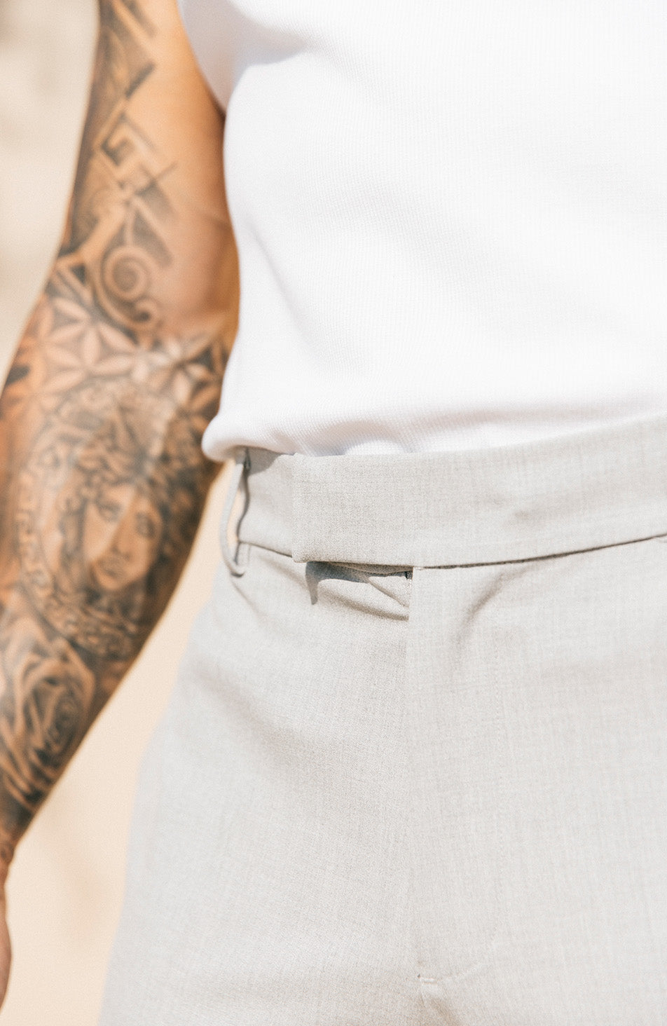 Aster Tailored Stretch Short in Grey
