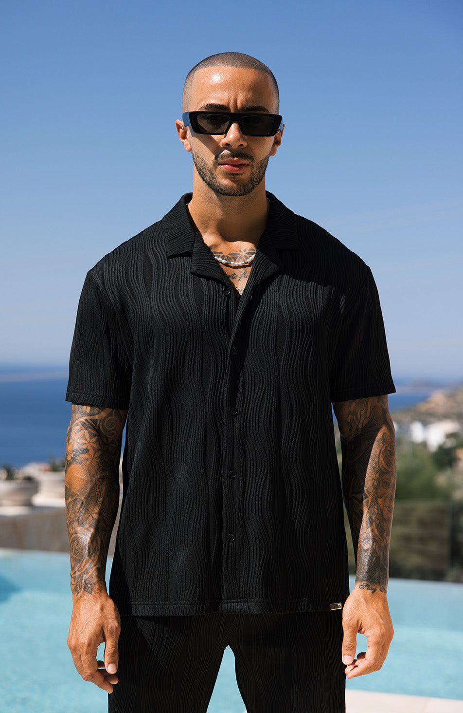 Relaxed Fit Wave Shirt in Black
