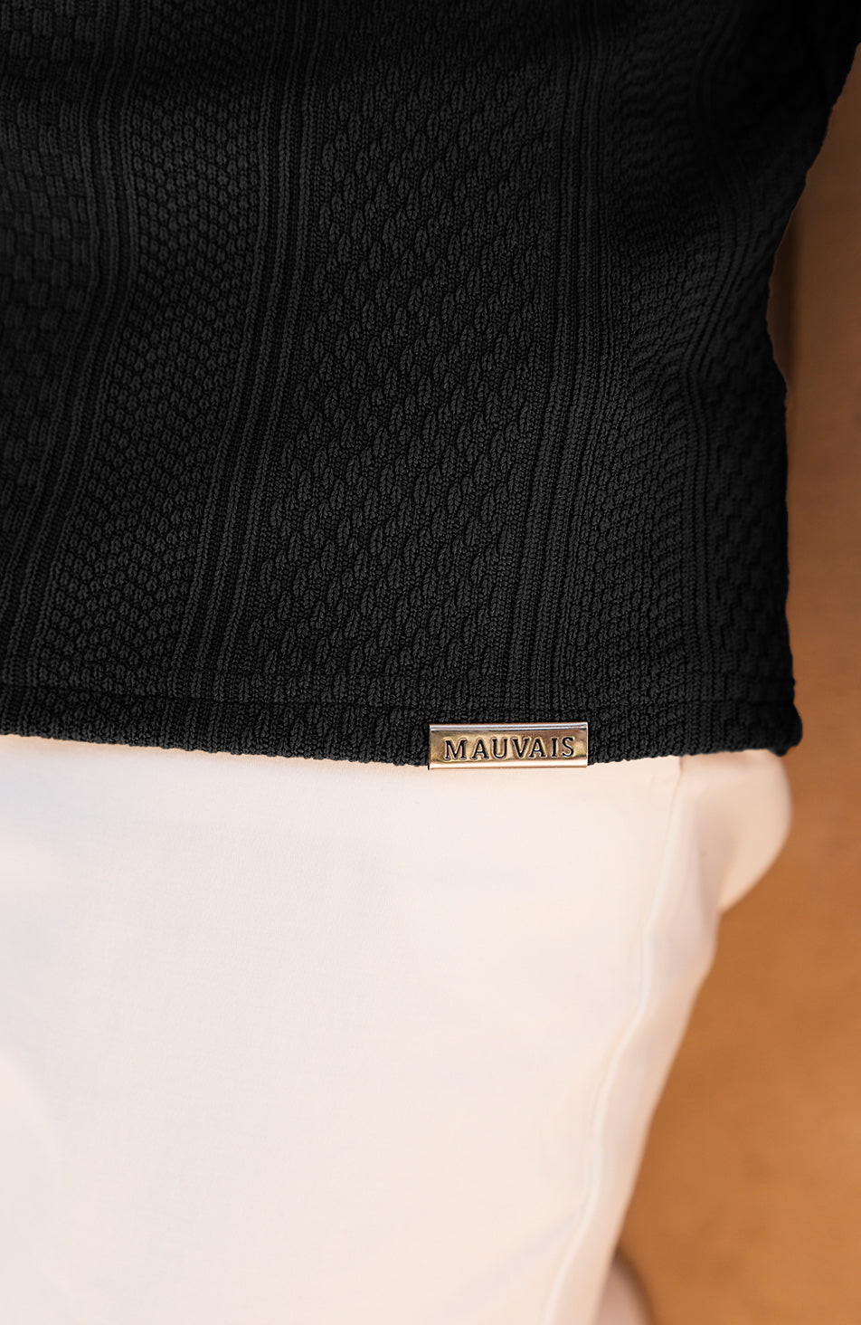 Cedro Slim Textured Tee in Black