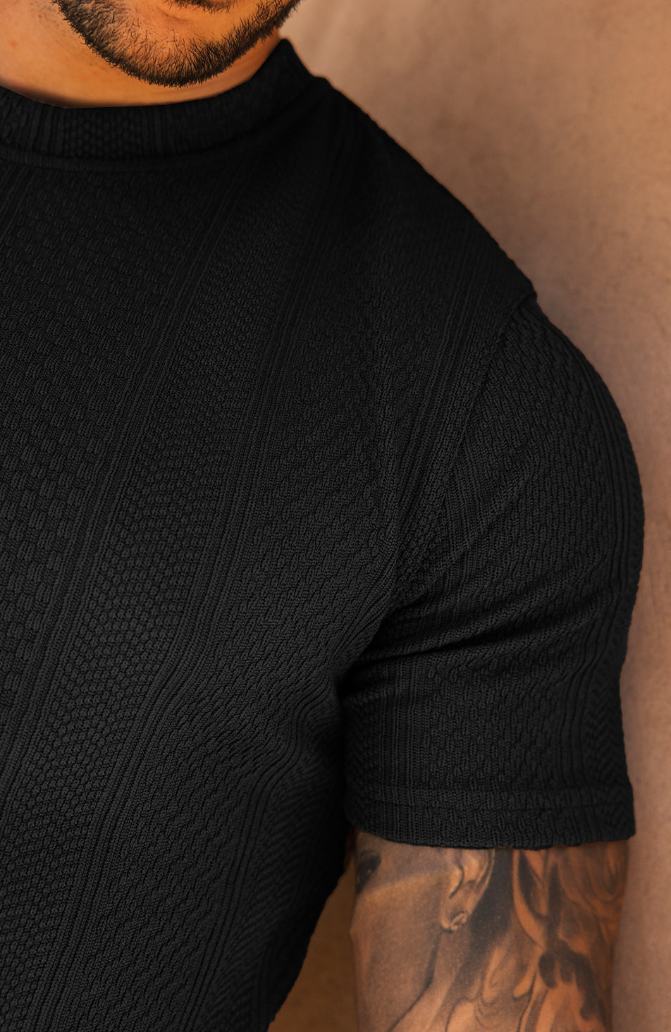 Cedro Slim Textured Tee in Black