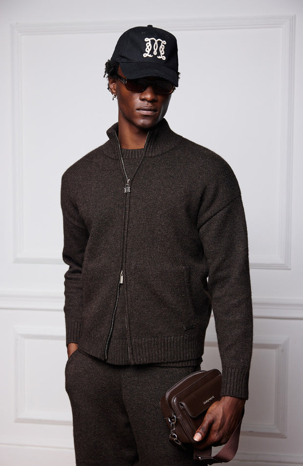 Model is 6'2 with a chest 38", wearing size M