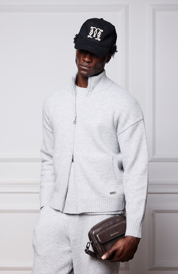 Model is 6'2 with a chest 38", wearing size M
