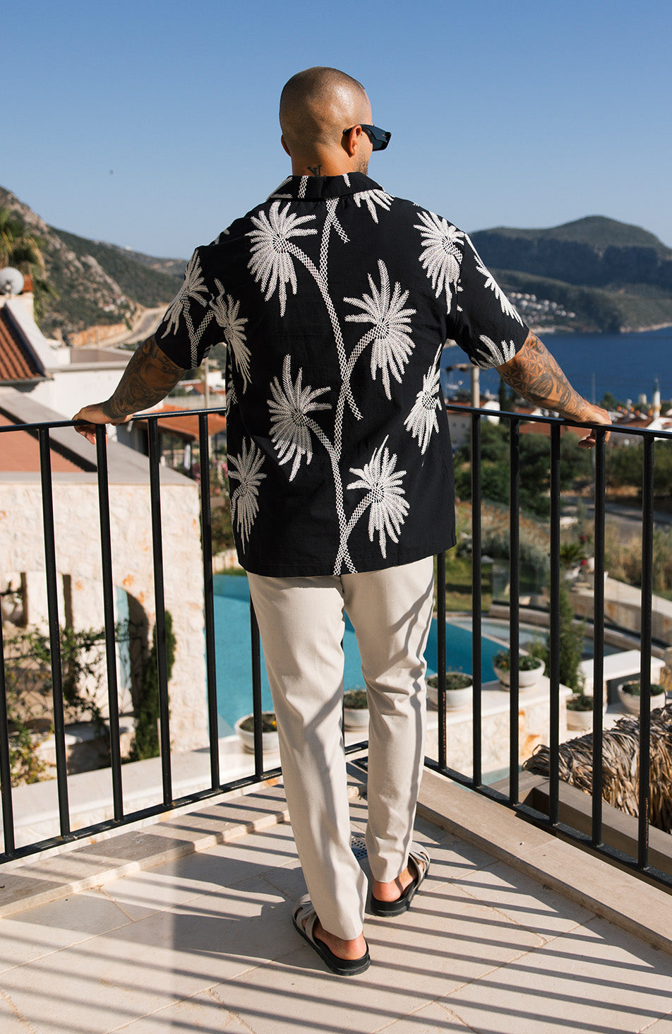 Amante Luxury Leaf Embroidered Relaxed Shirt in Black