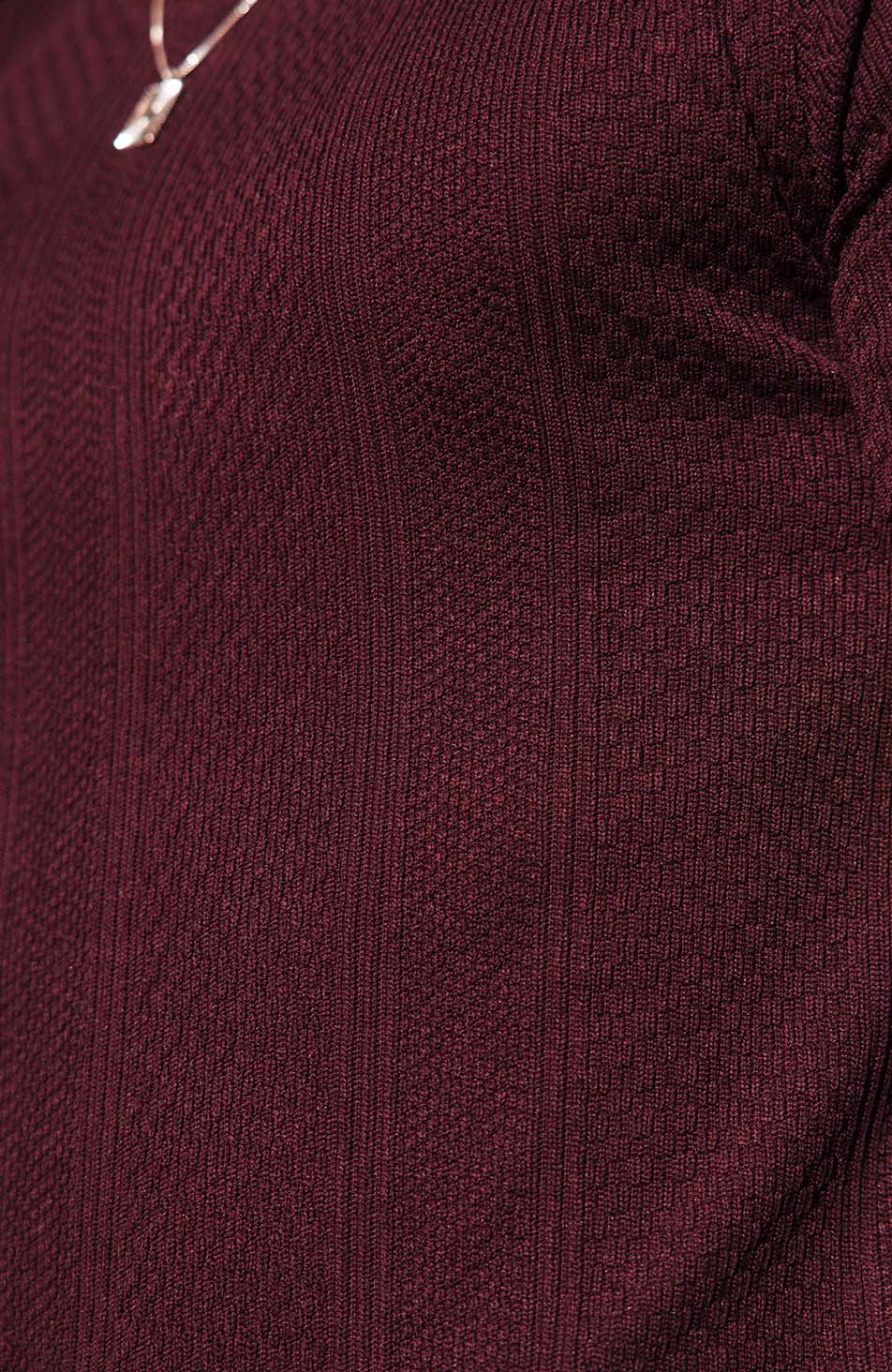 Cedro Slim Textured Tee in Burgundy