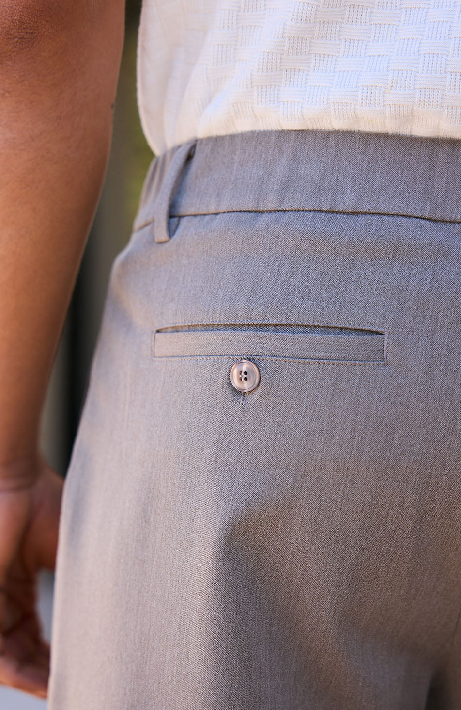 Como Relaxed Fit Pleated Tailored Pants in Taupe