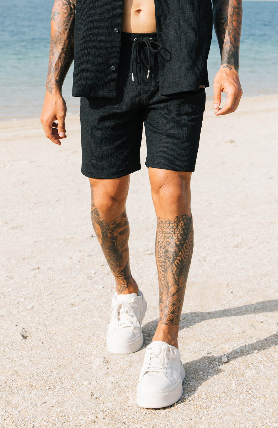 Eivissa Slim Stretch Shorts in Black