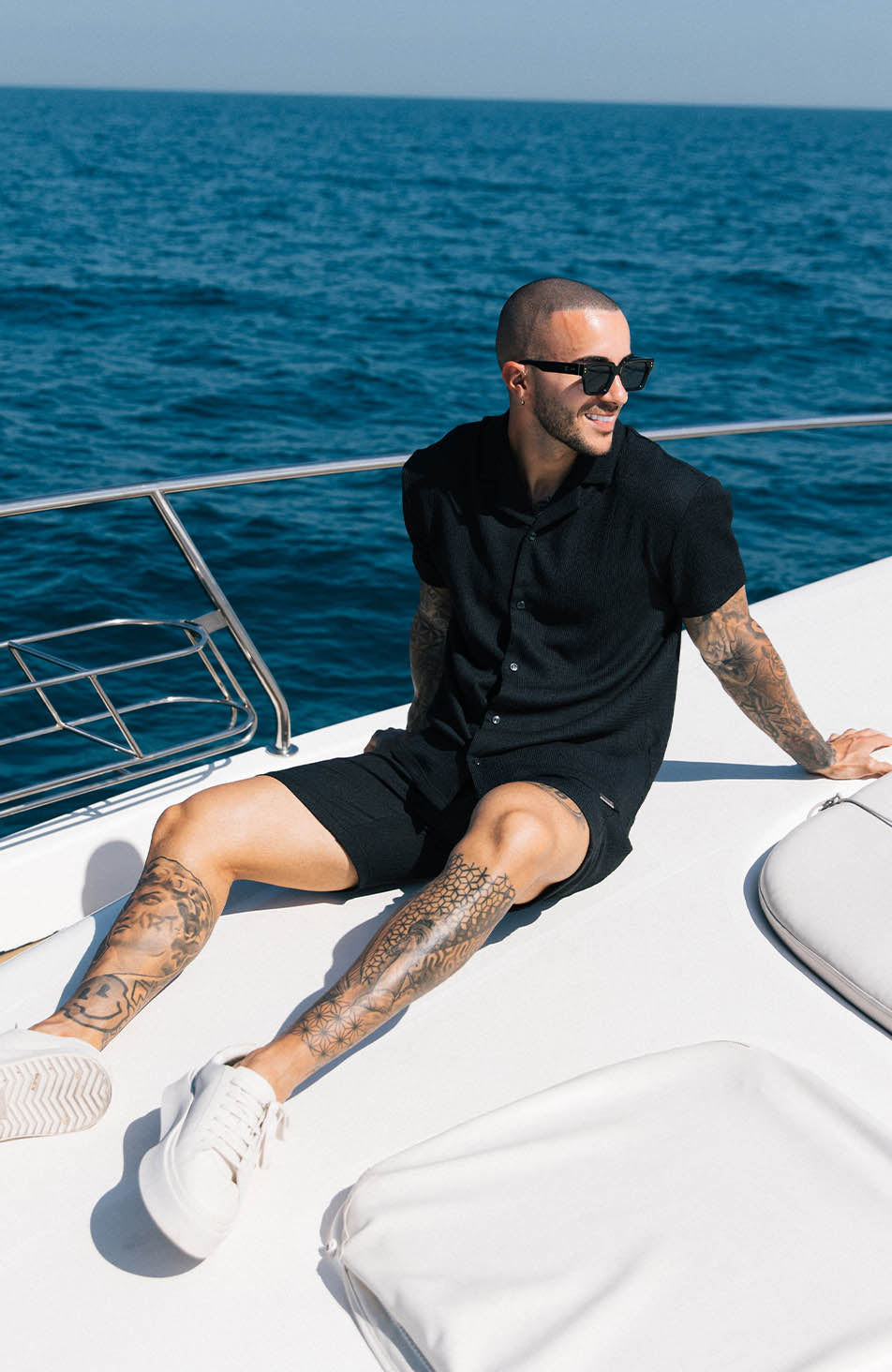 Eivissa Slim Stretch Shorts in Black