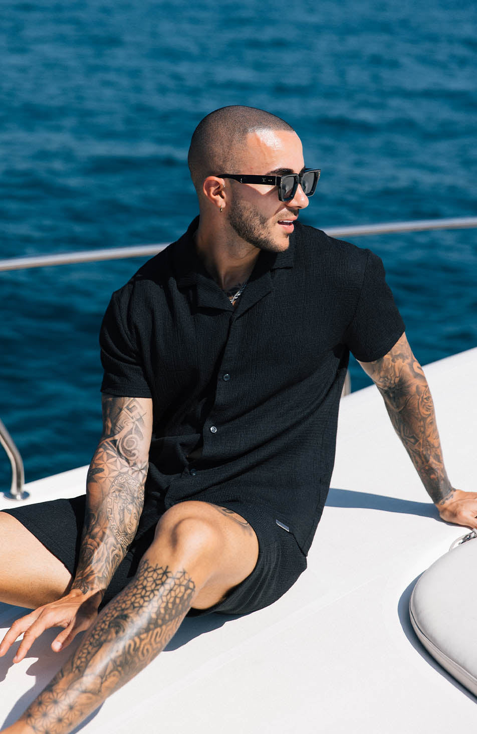 Eivissa Relaxed Fit Shirt in Black