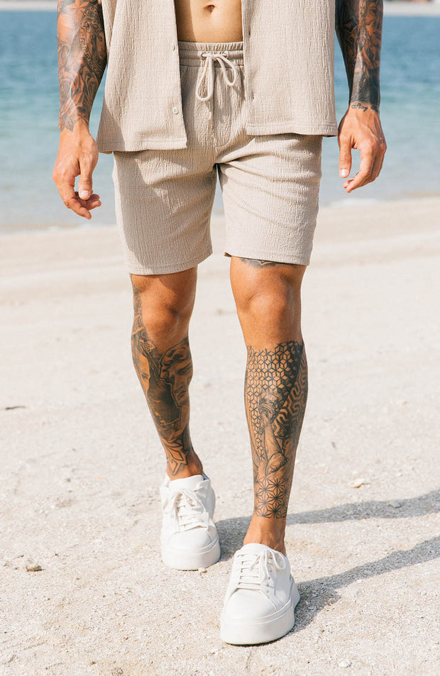 Model is 6'1 wearing W32
