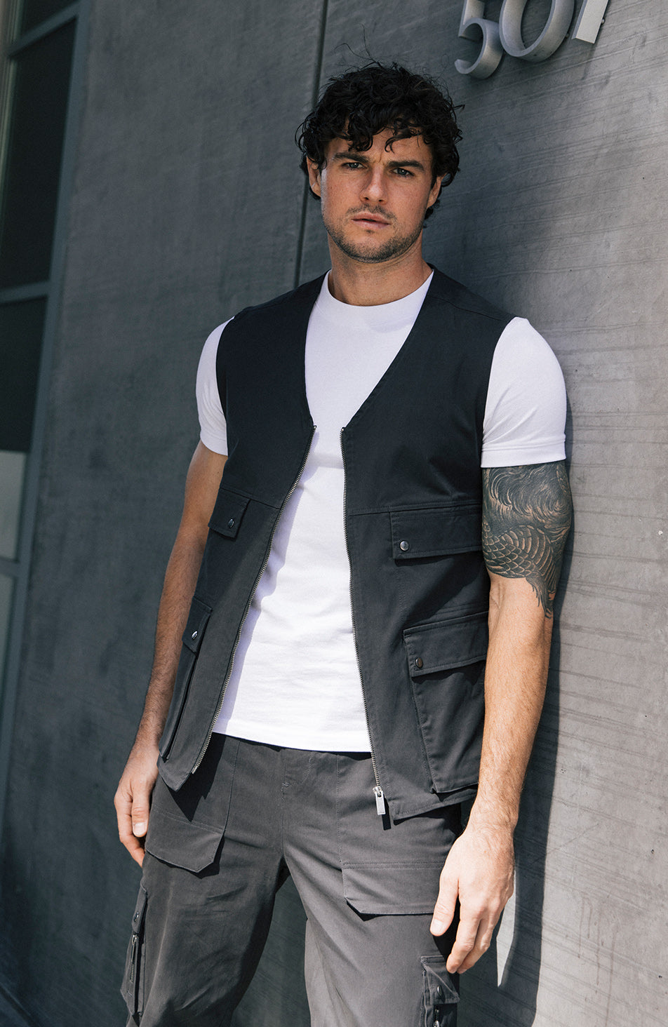 Cargo Vest in Charcoal