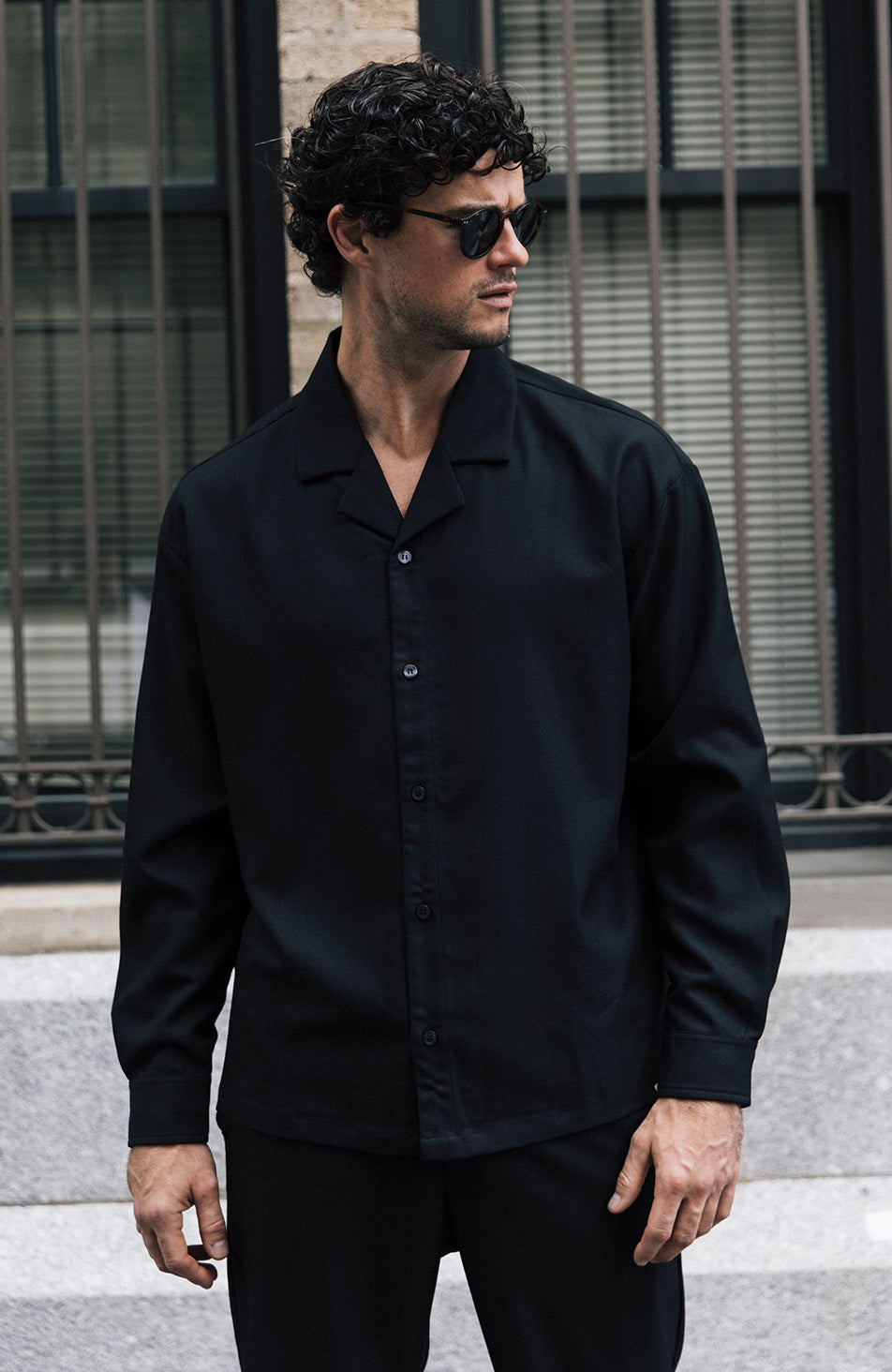 Deveron Oversized Long Sleeve Woven Revere Shirt in Black