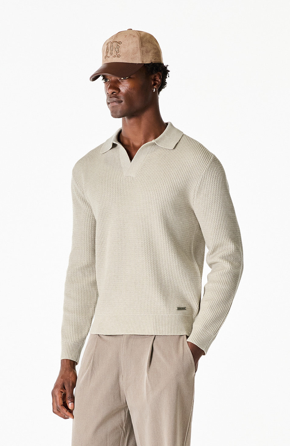 Model is 6'2 with a chest 38", wearing size M