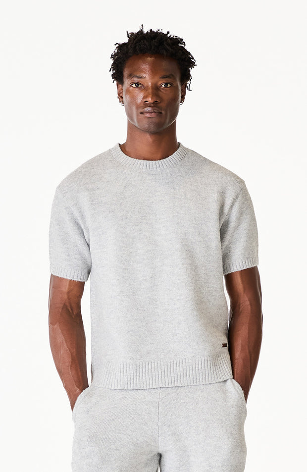 Model is 6'2 with a chest 38", wearing size M