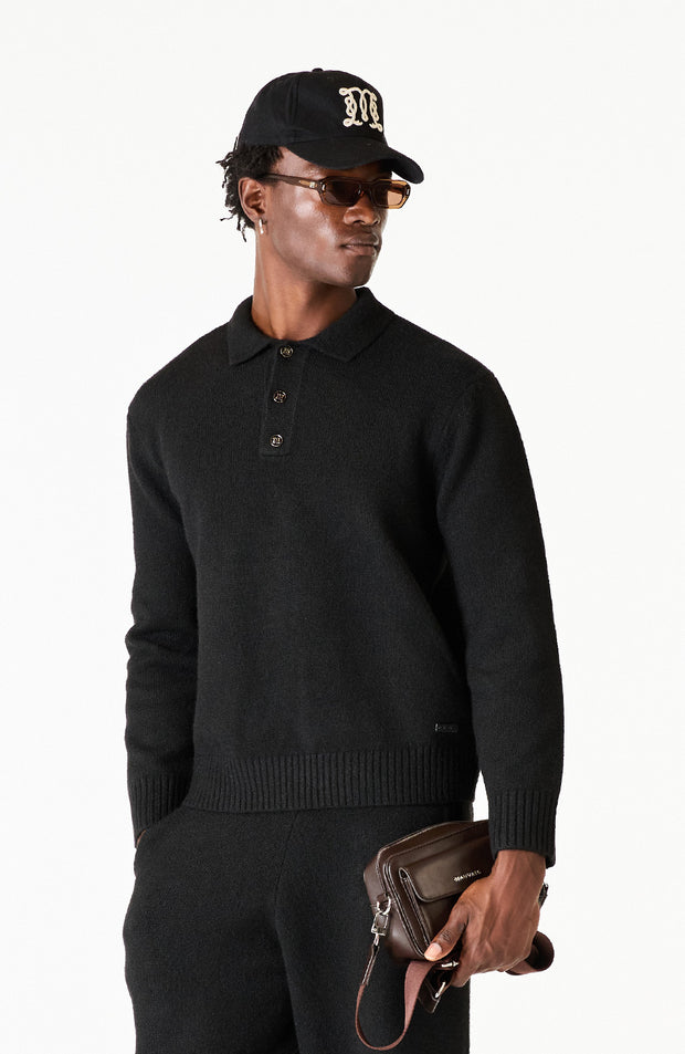 Model is 6'2 with a chest 38", wearing size M