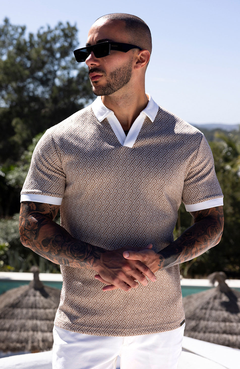 Como Swirl Geo Jacquard Slim Polo in Sand