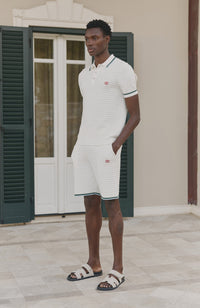 Model is 6'2, waist 32", wearing a W34