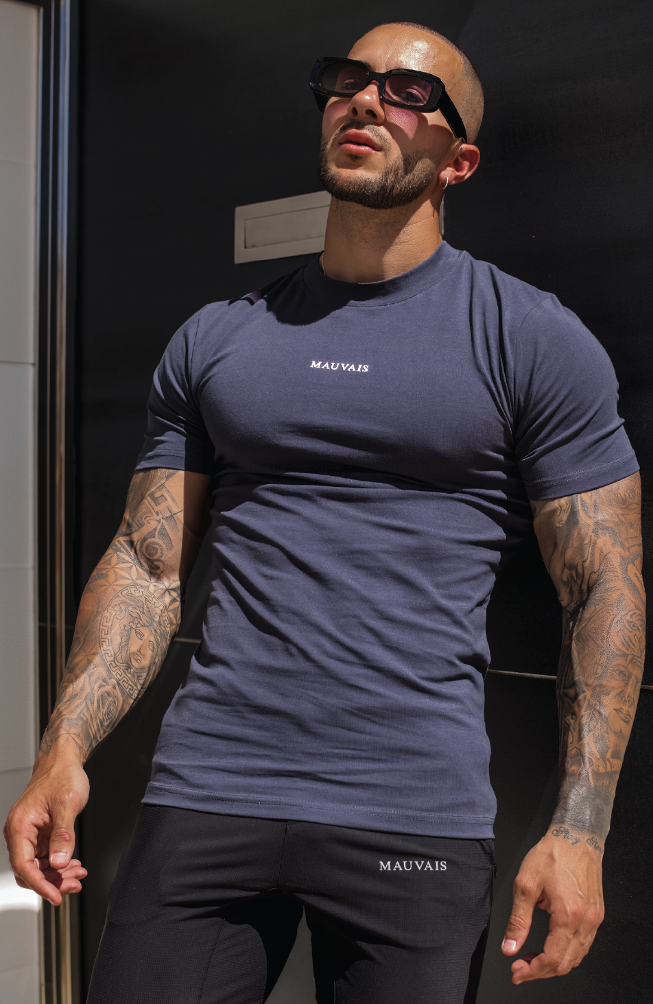 Muscle Fit Tee in Navy