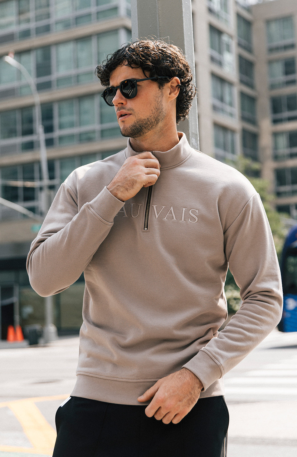 Volonte Regular Quarter Zip Sweatshirt in Stone – MAUVAIS (USA)