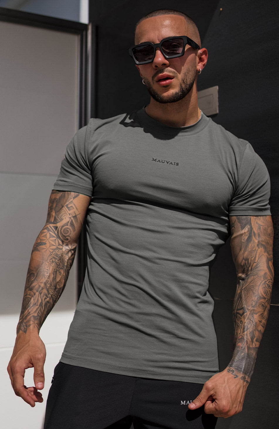 Muscle Fit Tee in Grey