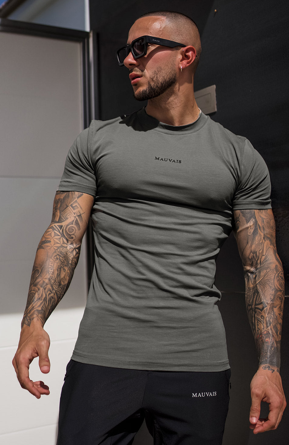 Muscle Fit Tee in Grey